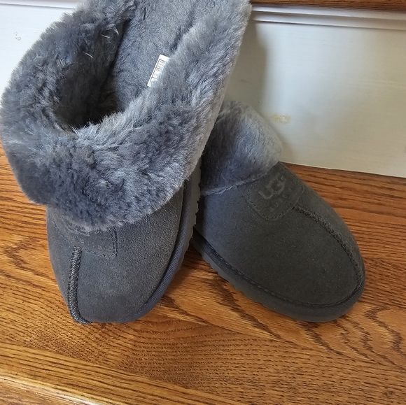 Designer Slippers; Size: 8M; (UK 6.5) - Picture 8 of 10